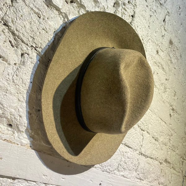 JANESSA LEONE MOSS HAT