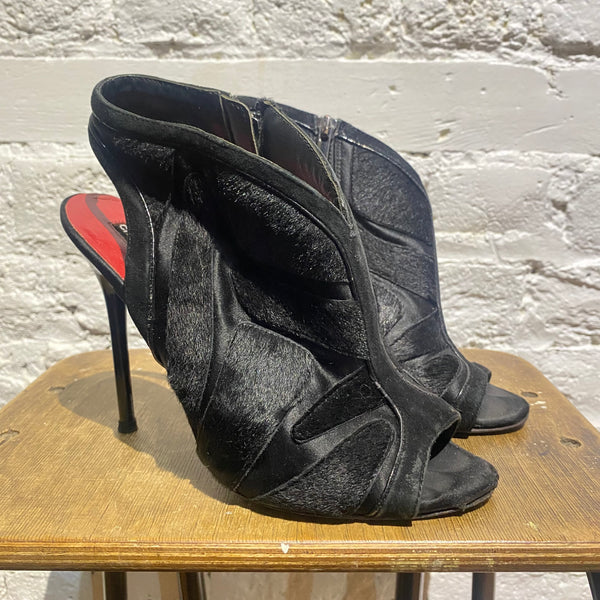 CHARLES JOURDAN BLACK LEATHER/PONY HEELS