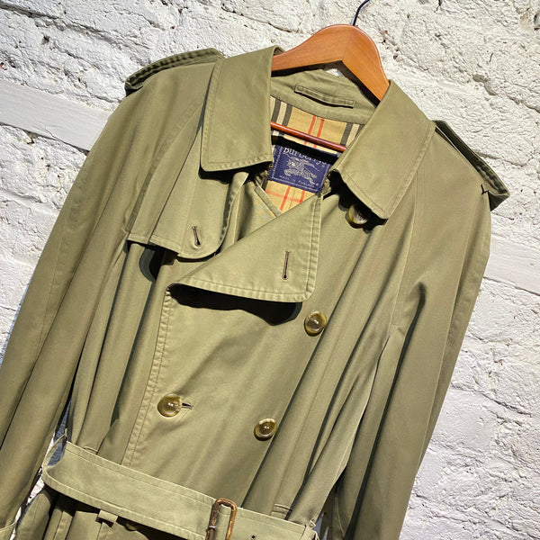 BURBERRY TRENCH COAT