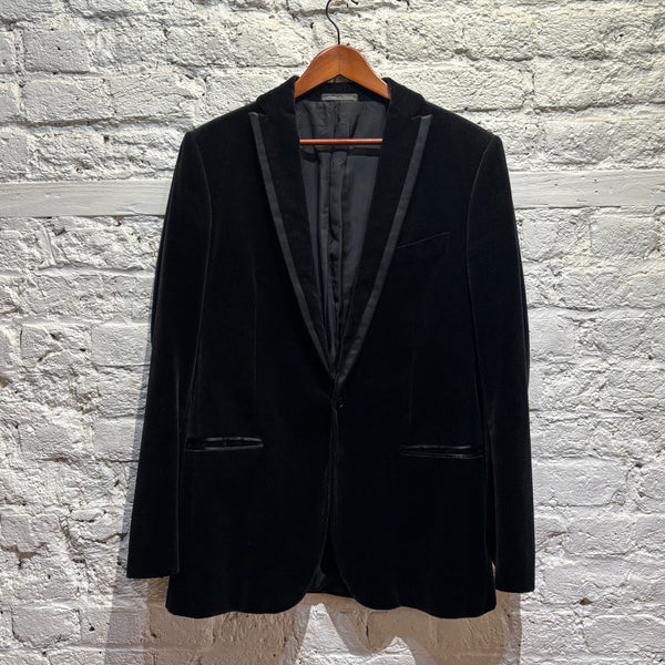 SALVATORE FERRAGAMO	
BLACK VELVET JACKET