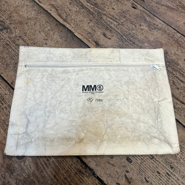 MASION MARTIN MARGIELA MM6
GRAFFITI CLUTCH BAG