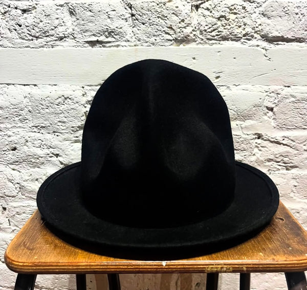 VIVIENNE WESTWOOD 
WORLDS END
MOUNTAIN BLACK FELT HAT