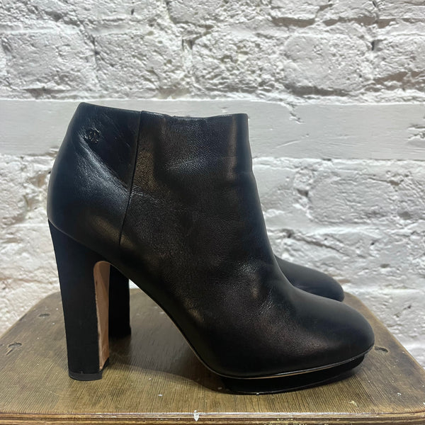 CHANEL 
BLACK LEATHER BOOTIES
SIZE 38/5 UK