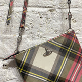 VIVIENNE WESTWOOD
SAFFIANO NEW EXHIBITION SQUARE CROSSBODY