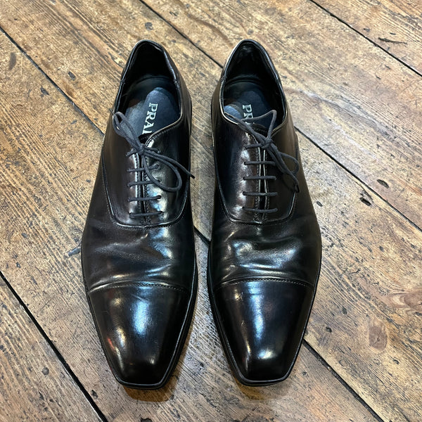 PRADA
BLACK LEATHER OXFORD SHOES