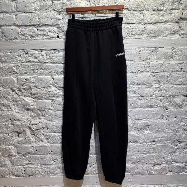 VETEMENTS 	POUR FEMME TRICOTS HEAVY COTTON SWEAT PANTS A/W 2017