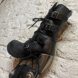 NEW ROCK
BLACK HEELED BOOTS