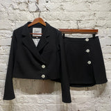 SALUT BEAUTÉ
BLACK SKIRT SUIT