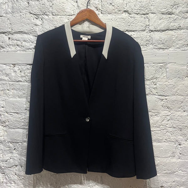 HELMUT LANG
BLACK JACKET WITH CREAM COLLAR