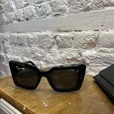 CELINE
BLACK SUNGLASSES