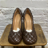 BOTTEGA VENETA
BROWN QUILTED LEATHER HEELS