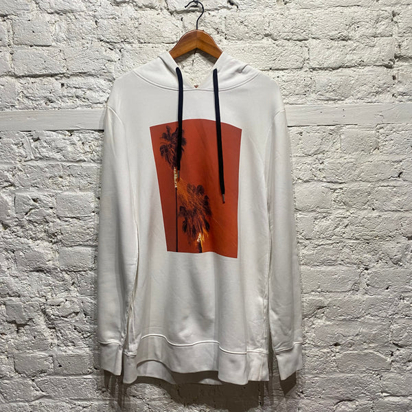 UNTITLED
MATTHEW MILLER WHITE HOODIE