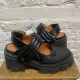 GANNI
PLATFORM BLACK STRAP
SIZE 40/7UK
