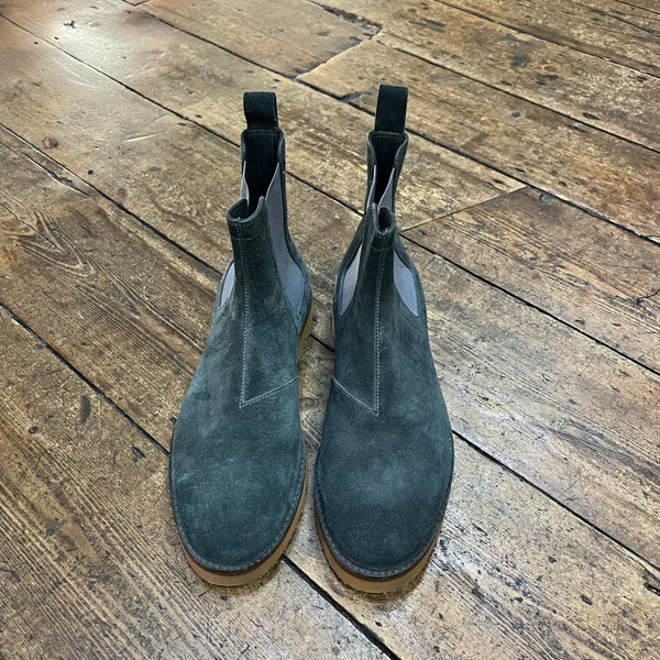 BOTTEGA VENETA 
GREY SUEDE CHELSEA BOOTS