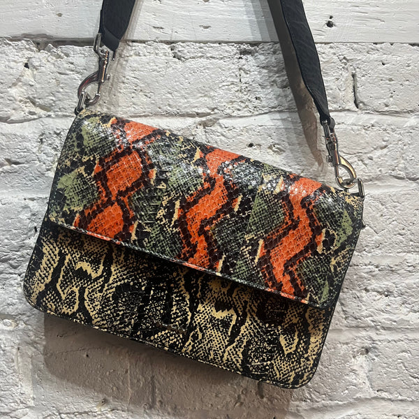 ALEXANDER MCQUEEN
MCQ
SNAKESKIN SHOULDER BAG