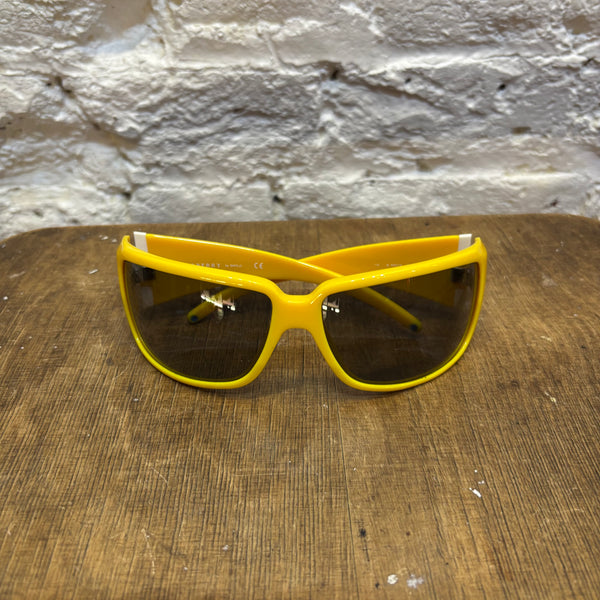 BURBERRY	YELLOW FRAME SUNGLASSES