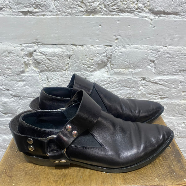 MARGIELA 
MM6 BLACK BUCKLE STRAP MULES