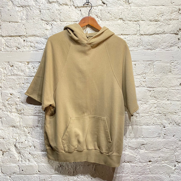 FEAR OF GOD ESSENTIALS
KHAKI HOODED S/S TOP