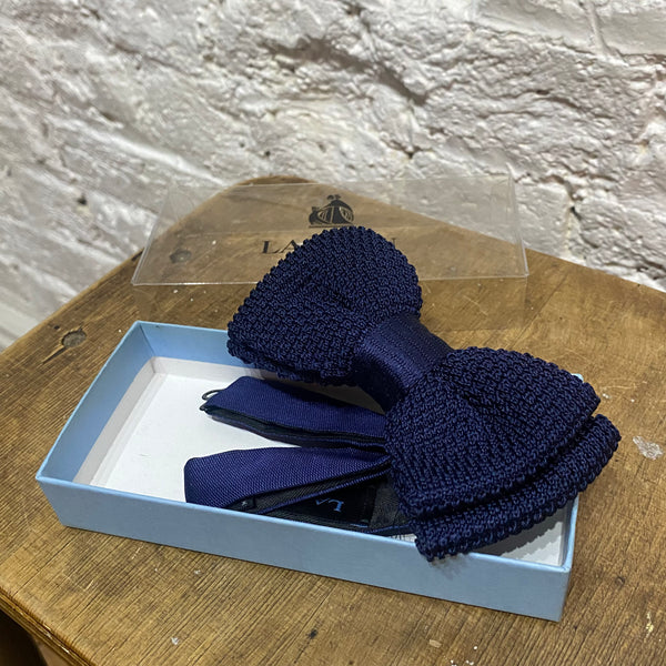 LANVIN
NAVY KNIT SILK BOWTIE