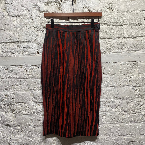 VIVIENNE WESTWOOD ANGLOMANIA
BLACK/RED STRETCH PENCIL SKIRT