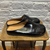 MAISON NAKAMOTO	BLACK LEATHER TABI MULES