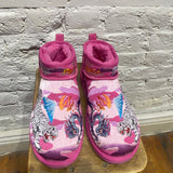 UGG X PALACE
PINK ANKLE EMBROIDERED BOOTS