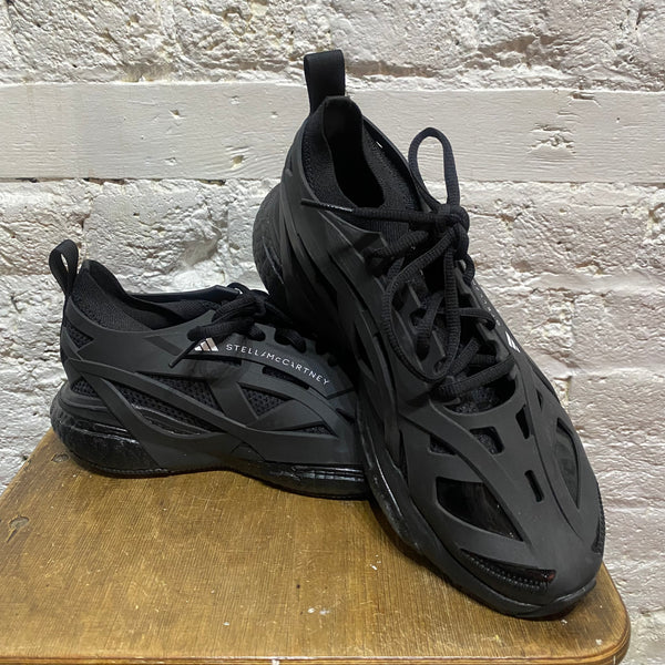 STELLA MCCARTNEY X ADIDAS
BLACK TRAINERS