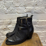 ACNE STUDIOS
BLACK LEATHER PISTOL BOOTS