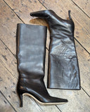 BY FAR
BLACK LEATHER HEELED KNEE BOOTS