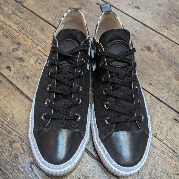 ALEXANDER MCQUEEN
MCQ BLACK AND WHITE SWALLOW CANVAS TRAINERS
