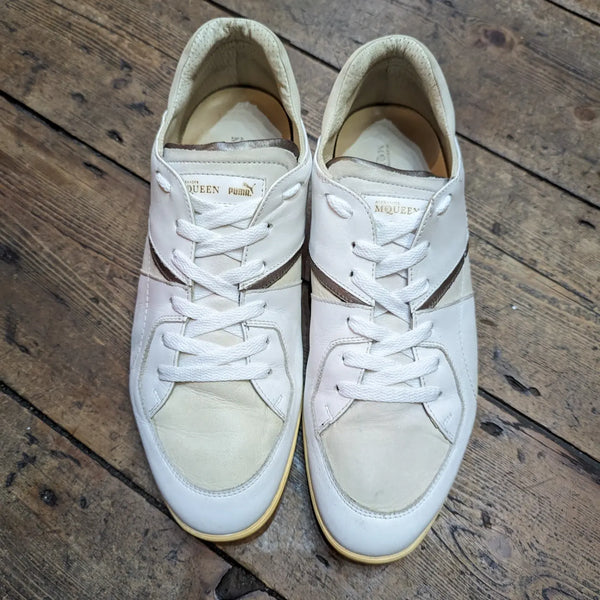 ALEXANDER MCQUEEN
WHITE LEATHER TRAINERS