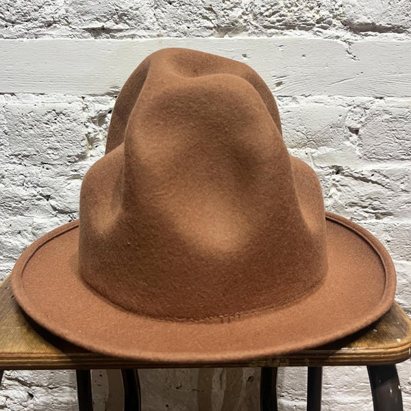 VIVIENNE WESTWOOD 
WORLDS END
MOUNTAIN TOBACCO FELT HAT