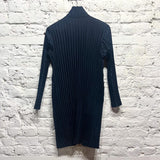 ISSEY MIYAKE
NAVY PLEATED JACKET
SIZE S