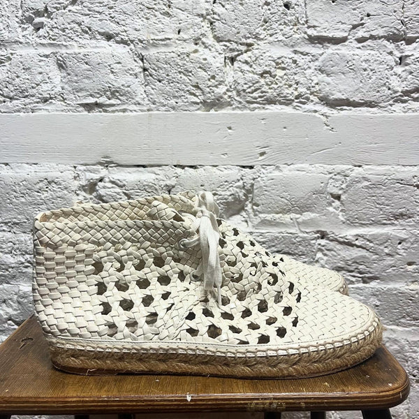 C E L I N E
WHITE STRAW WOVEN SHOES
SIZE 38/5UK