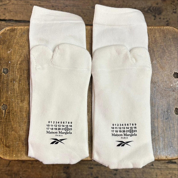 MARGIELA X REEBOK WHITE TABI SOCKS
