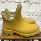 BURBERRY 
YELLOW ANKLE WELLIES
SIZE 43/9UK