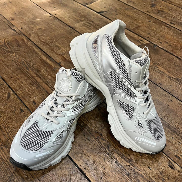 AXEL ARIGATO 
GREY/SILVER TRAINERS