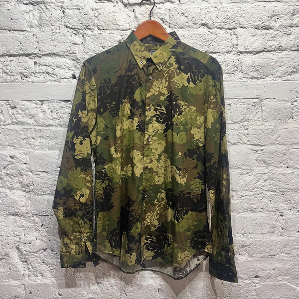 ALEXANDER MCQUEEN
MCQ
FLORAL CAMO PRINT SHIRT