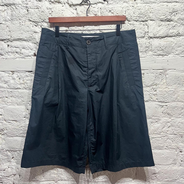 ALEXANDER MCQUEEN
MCQ PLEAT FRONT DARK NAVY SHORTS