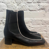 TOTÉME
BLACK BOOTS WITH WHITE PIPING
SIZE 40/7UK