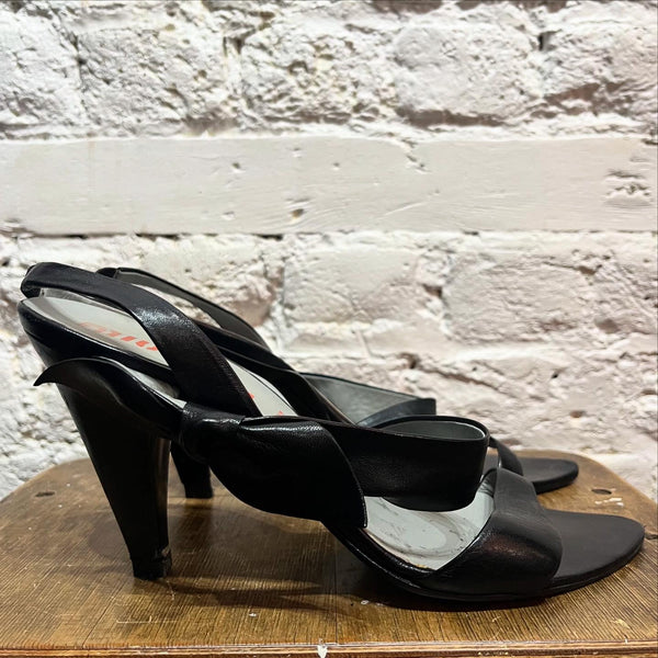 MIU MIU
BLACK HEELED SANDALS
SIZE 40/7UK