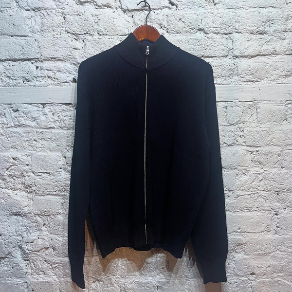 BERNER KUHL
BLACK ZIP CARDIGAN
SIZE M