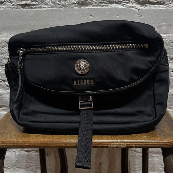 VERSACE
VINTAGE VERSUS
BLACK NYLON BUMBAG