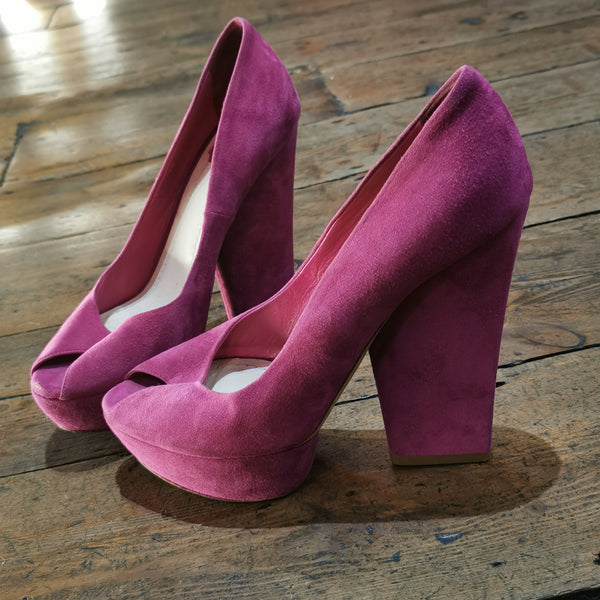 CHRISTIAN DIOR 
PINK SUEDE
ELEVATED COURT SHOES 39