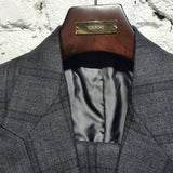 TOM FORD
CHECK SUIT
SIZE IT 46