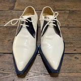 HELMUT LANG
WHITE PATENT POINTY SHOES
SIZE 41