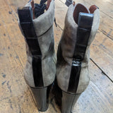 MARC JACOBS
GREY SUEDE BOOTS